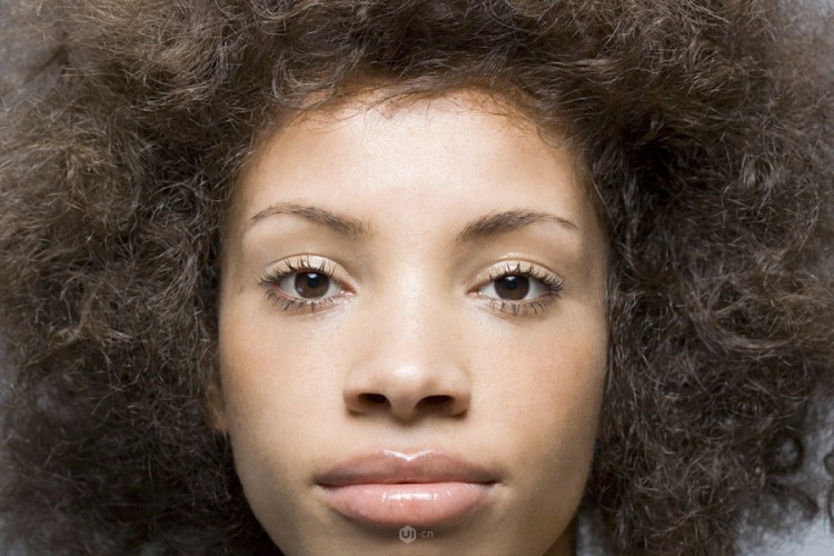 ps教你不磨皮如何做到完美肌肤-易看设计 - 专业设计师平台